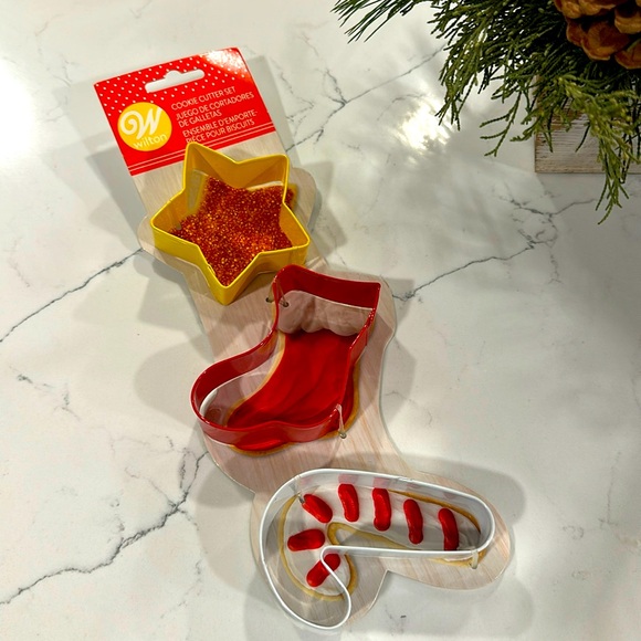 NWT Wilton Cookie Cutter Set - Picture 2 of 8